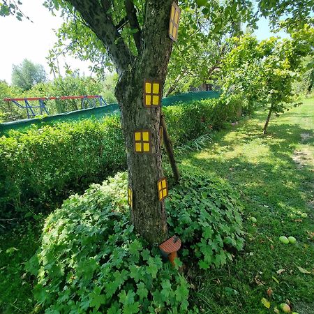 Villa Kuca Za Odmor Bajtica Jesenovec Exterior foto