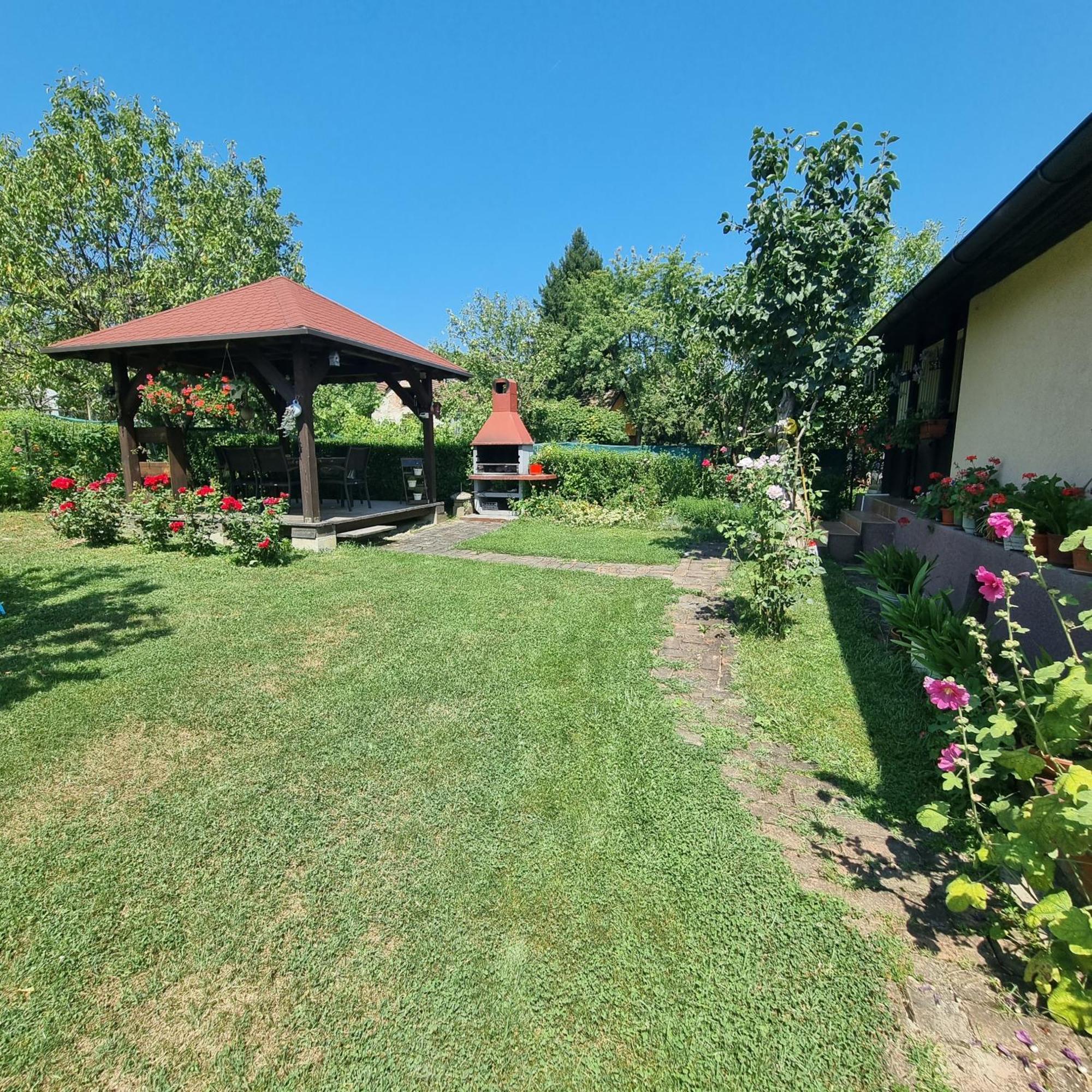 Villa Kuca Za Odmor Bajtica Jesenovec Exterior foto